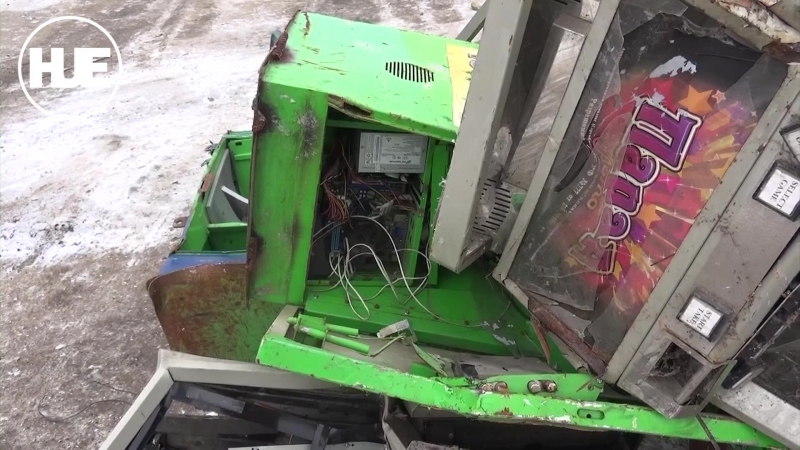 В лобне отправили на уничтожение 1500 игровых автоматов из нелегальных казино