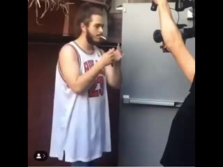 Post malone ловит сигарету ртом [4rap]