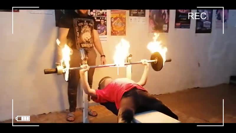 18 летняя школьница из екатеринбурга поставила рекорд россии по жиму «горящей» штанги