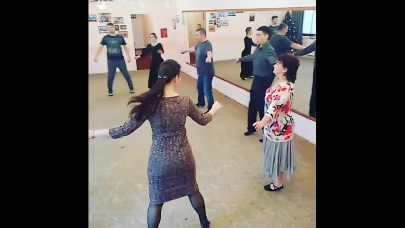 Подготоа к балу элементы фигурного вальса ( г )