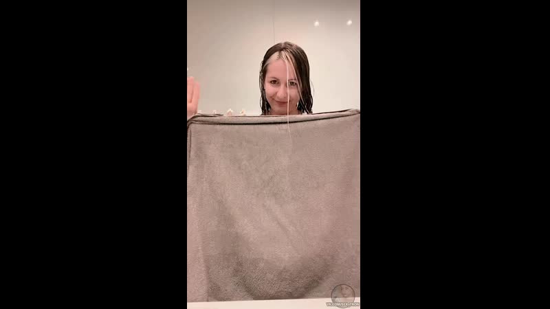 Пожалуйста, не обращай внимания на то, что моя рука застряла на моем новом пирсинге, и я улыбаюсь сквозь боль самые горячиe д