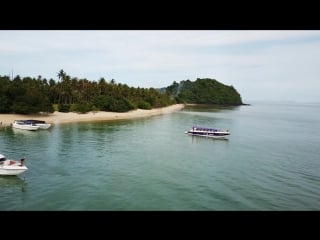 Остров koh rang yai, пхукет, таиланд сверху 1080p dji