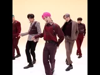 Хванун танцует gotta go