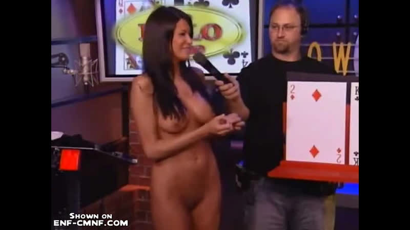 Enf, cmnf, oon – очень неудачливая девушка играет на раздевание в телешоу и проигрывает всё, что только можно