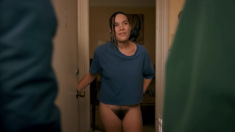 Ходит по дому без трусов не стесняясь гостей (голая пизда в фильме, жена без трусов, без трусиков на виду у всех)