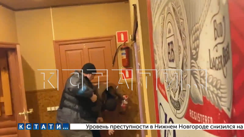 На глазах полиции сотрудники чопа зверски избили недовольного клиента в сауне