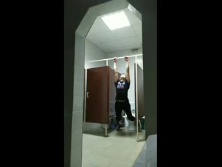 Лач гейнер в туалете 🚽