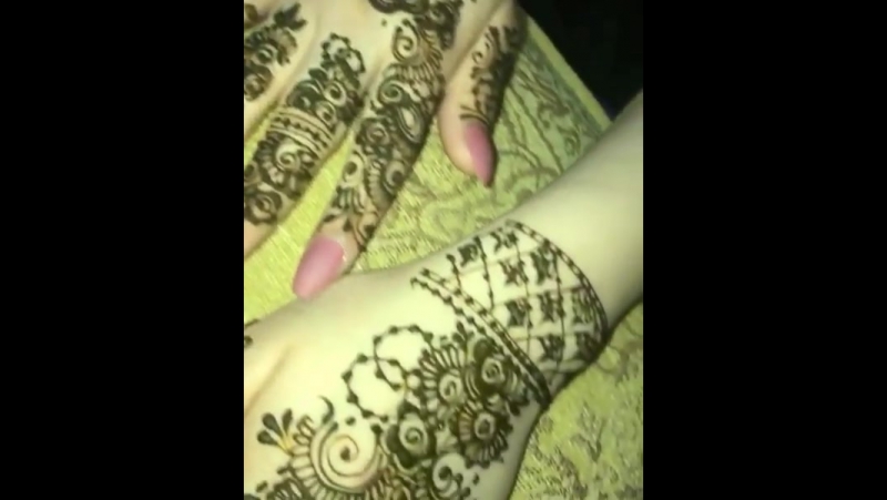 The beautiful @ifarhhana mehndi! 💕 #mehndi #henna лондон