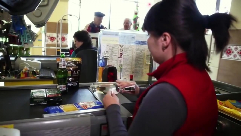 Не купуй російське, не покупай русское, ахахахахаха бля эту рекламу хохлам крутят (огого видео)