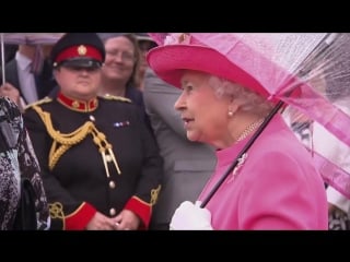 Queen caught on camera calling chinese officials very rude