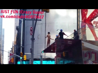 Times square 2 naked public usa член хуй голый стрипт nude cock penis strip