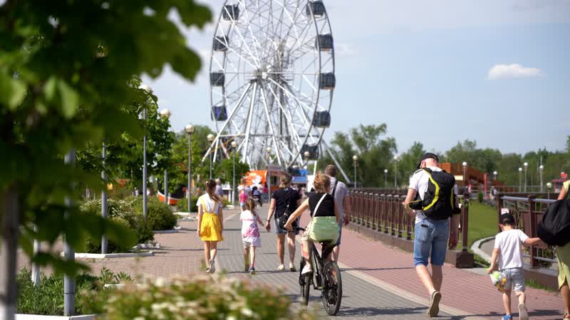 Очень приятное впечатление гости знакомятся со спутником