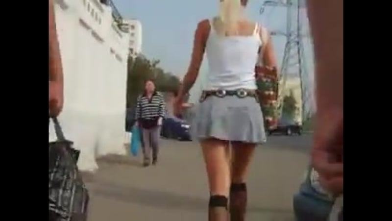 Ветер шалун, ветер под юбкой, skirt windy, под юбкой, апскирт классной попки, за