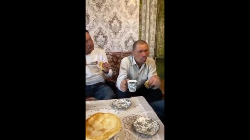 Oleg mongol chaepitie u irishki doma