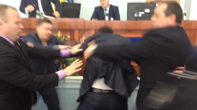На сесії облради бійка