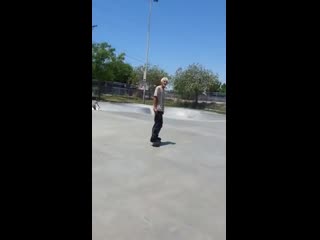 Old man skateboard tricks kick flip, sisi pop