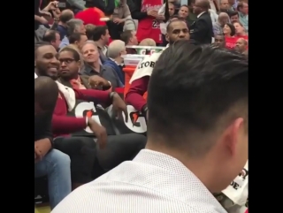 Lebronjames gets heckled by #bulls #fan and it’s safe to say he wasn’t going for it