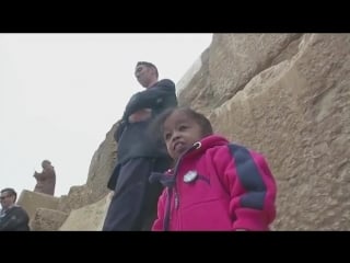 Встреча самого высокого мужчины и самой низкой женщины (vhs video)