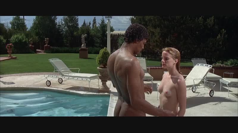 Клаудия дженнингс (claudia jennings) голая "человек, который упал на землю" (the man who fell to earth, 1976) hd 1080p