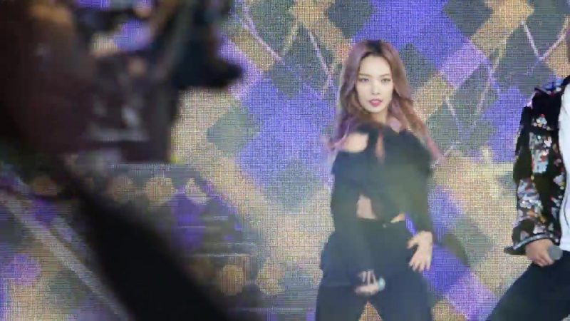 171024 somin (kard) hola hola fancam @ bof