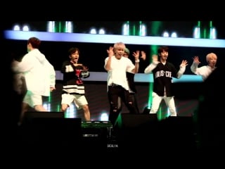 Fancam @ wm boys 'original' (idolcon)