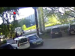 Таксист сбил пешеходов