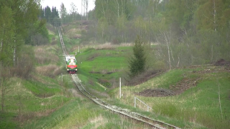 Ужд тепловоз ту2 273 близ о п калниена narrow gauge tu2 273 arriving to kalniena station