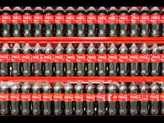 Хохлы объявили бойкот coca cola из за сотрудничества с россией! i #svezhatinka