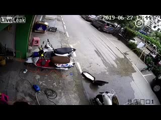 Liveleak 8 1562256392 mp4 5d1e2718f016b mp4