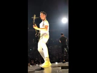 Kevin’s got moves @kevinjonas @jonasconcerts @jonasbrothers happinessbegins mp4