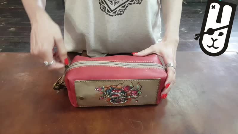 Вместительная косметичка white rabbit