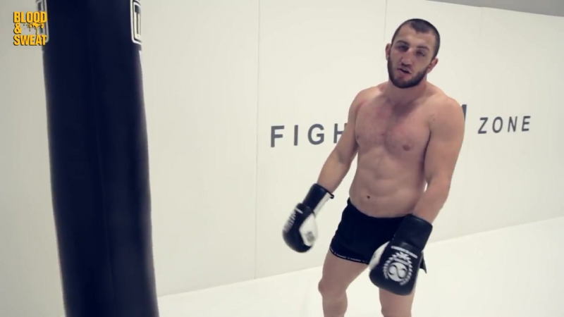 Джабар аскеров комбинация с ударом колена и тренироа ног для муай тай