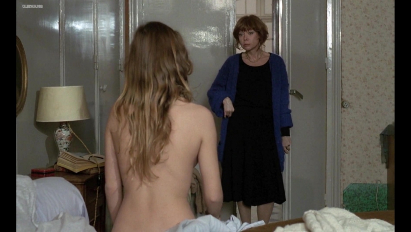 Sandrine bonnaire à nos amours (1983)