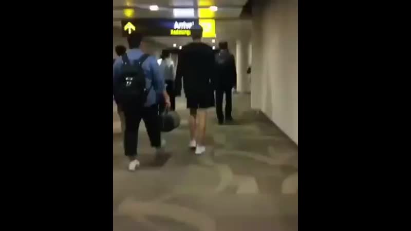 20191004 @actorleeminho arrived in bali indonesia leeminho 이민호 leeminho alwayswithleeminho 李敏镐 cr chelseamikipampam mp4