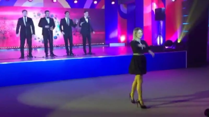 Мария захарова станцевала калинку на саммите асеан
