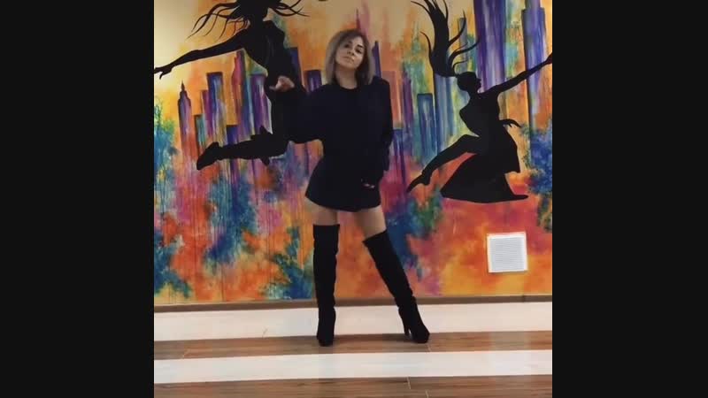 Суперский танец от юной малышки на вебку ) тася кривун на видео ) не школьница )