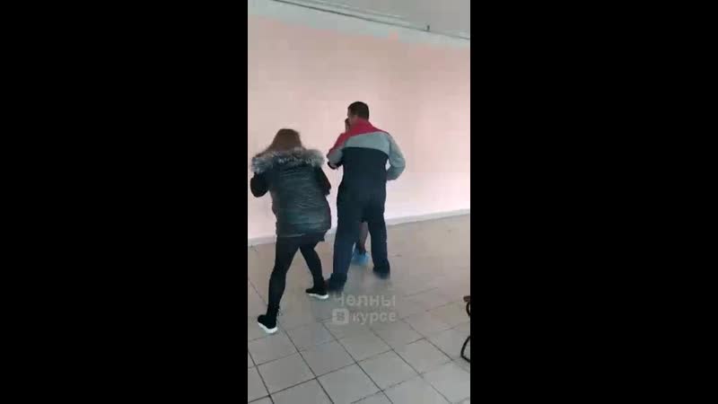 Агина алтынбаева дерется