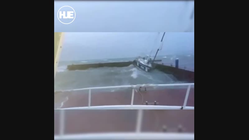 На новороссийск надвигается мощнейший ураган