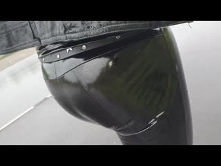 Glänzend im regen shiny walk in the rain