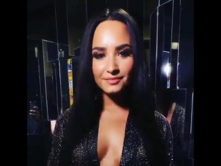 Demi lovato nos bastidores do #grammys