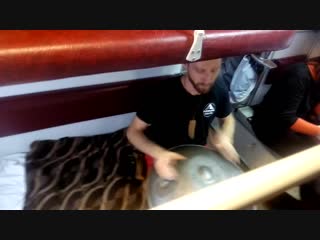 Overtonehandpan в поезде andrew jasinski