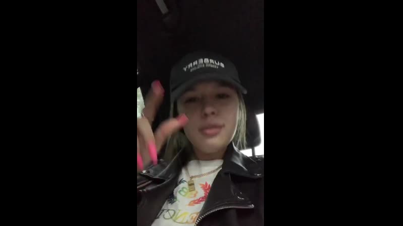 Инстасамка показала жопу в конце