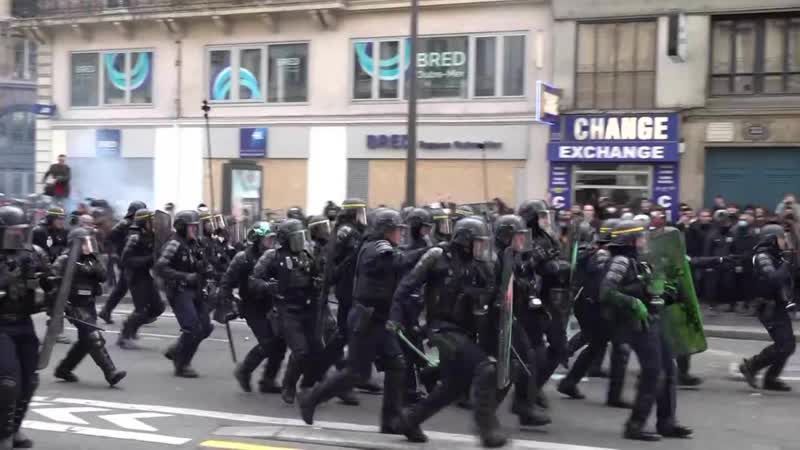 Live / en direct paris / france protesters gather over pension reform 17 04 2023 #manifestation