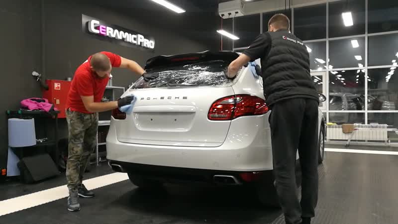 Porsche покрыт в 2 слоя ceramic pro 9h