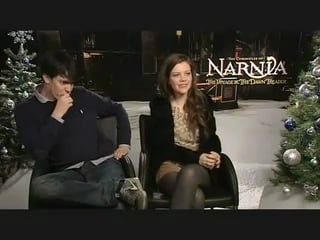 Georgie henley dawn treader press conference mishaps on set