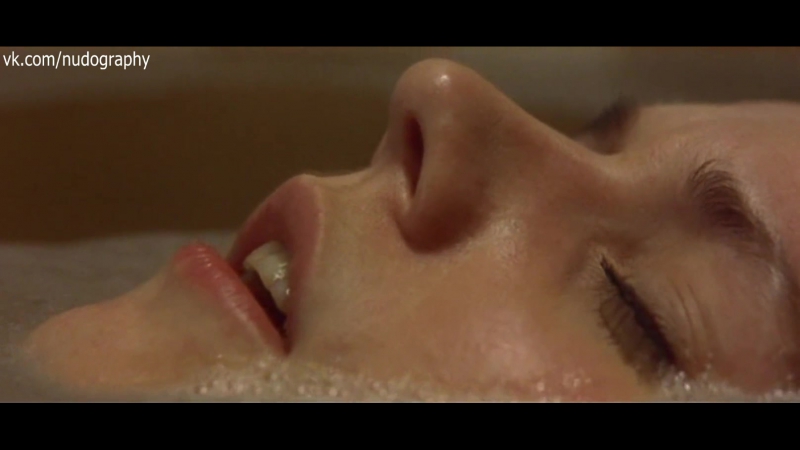 Марина зудина голая в фильме "немой свидетель" (mute witness, 1995, энтони уоллер)