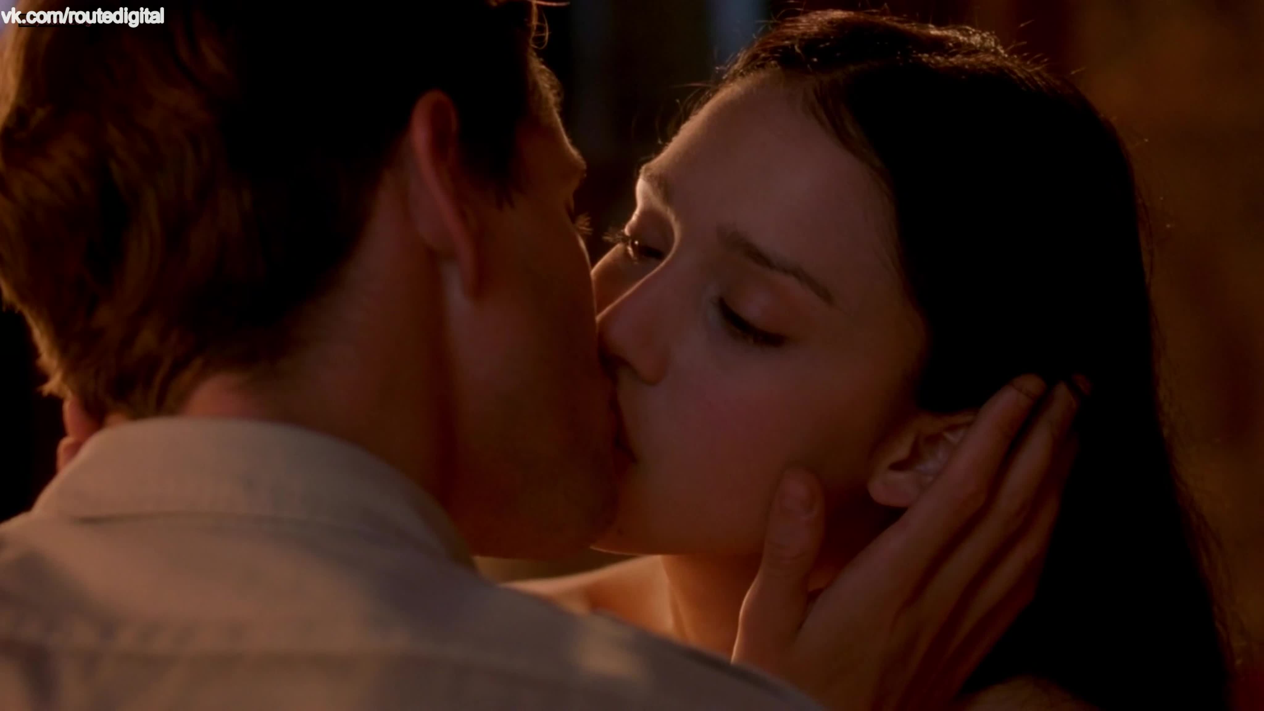 Үлкен сиськи бар балапандарды тобыр былғайды