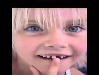 Видео из личного архива кары делевинь