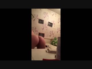 Показывает сочную попку (голая,секс,школьница,porn,sex,расческа,вписка, dap, транс)