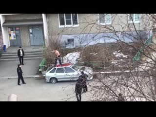 Потыкал себя отверткой первоуральск